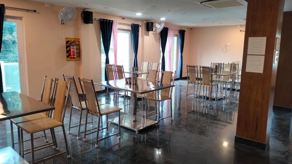 Hotel Madigai Tandzsávúr Kültér fotó